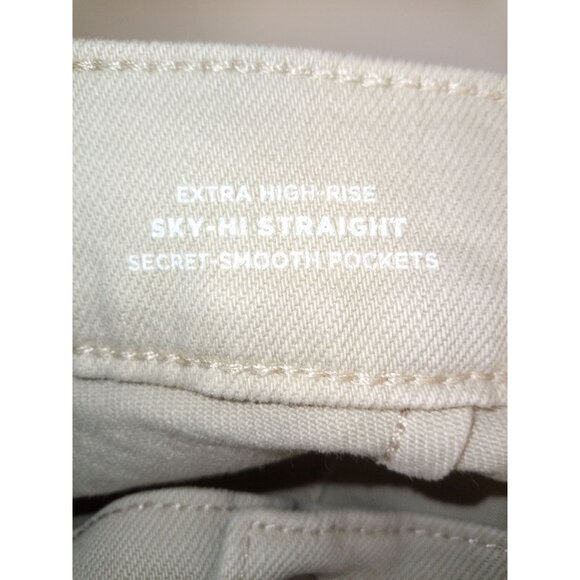 Old Navy Women's Tan Extra High-Rise Sky-Hi Straight Jeans Size 0 - Picture 5 of 6